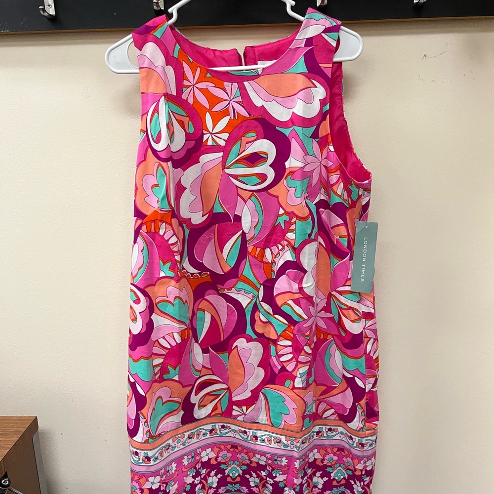 Super dress for a shower-brunch-afternoon or more casual wedding.